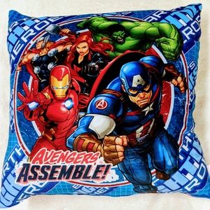 SOLD 😁Disney Avengers Large pillow